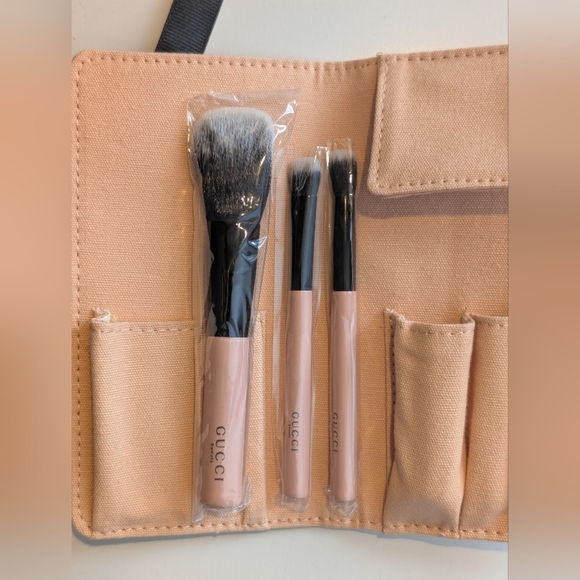 Gucci | 3 Piece Makeup Brush Travel Kit - Picture 5 of 8